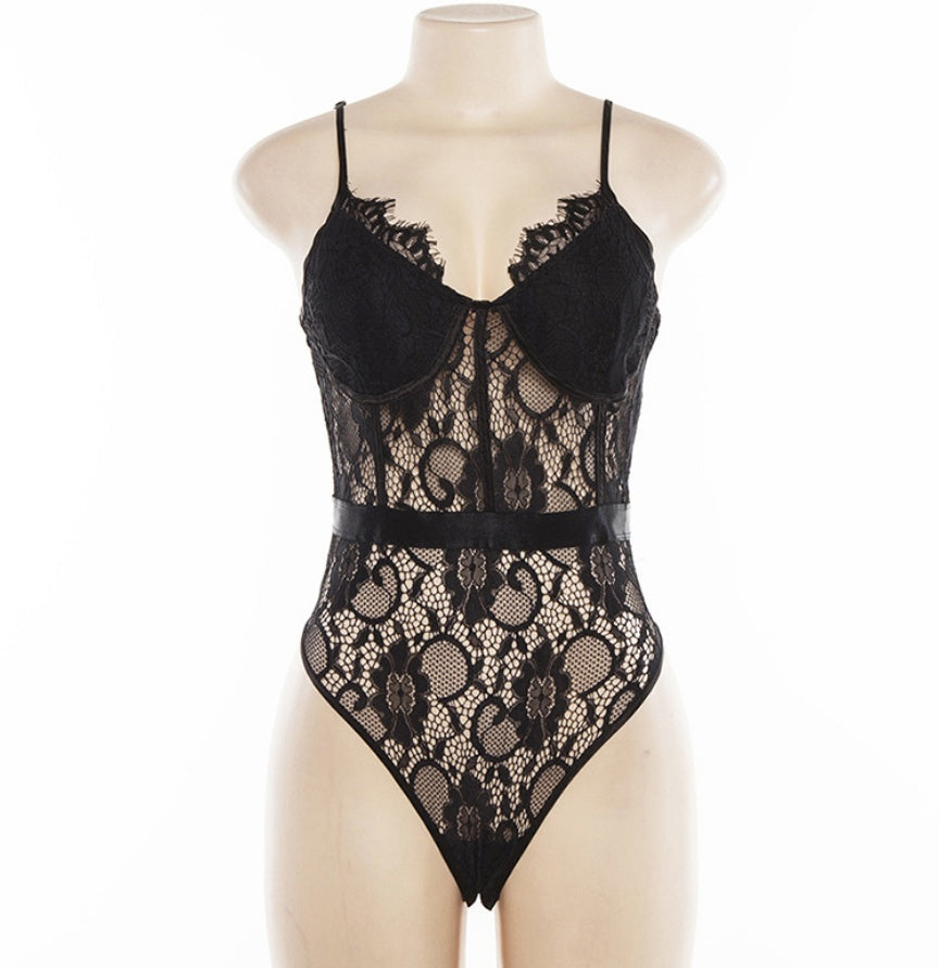 Sensuelle LaceFit Spitzen-Jumpsuit