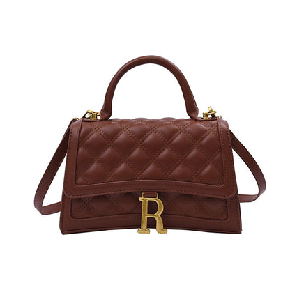 R-Buckle – Women's shoulder bag with R-logo buckle closure
